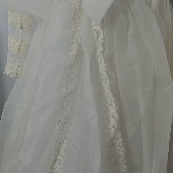 My mother's vintage Bohemian 1960's wedding gown long sleeves and lace - Picture 9 of 14